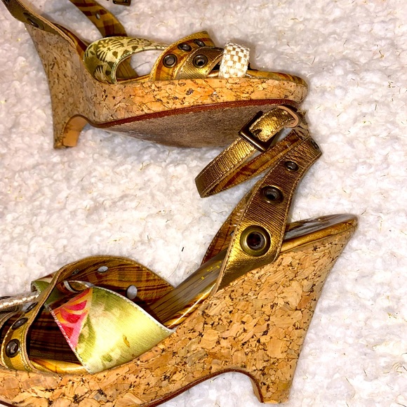 Fun BRIDGET SHUSTER wedge sandals. Size 7. - Picture 8 of 8